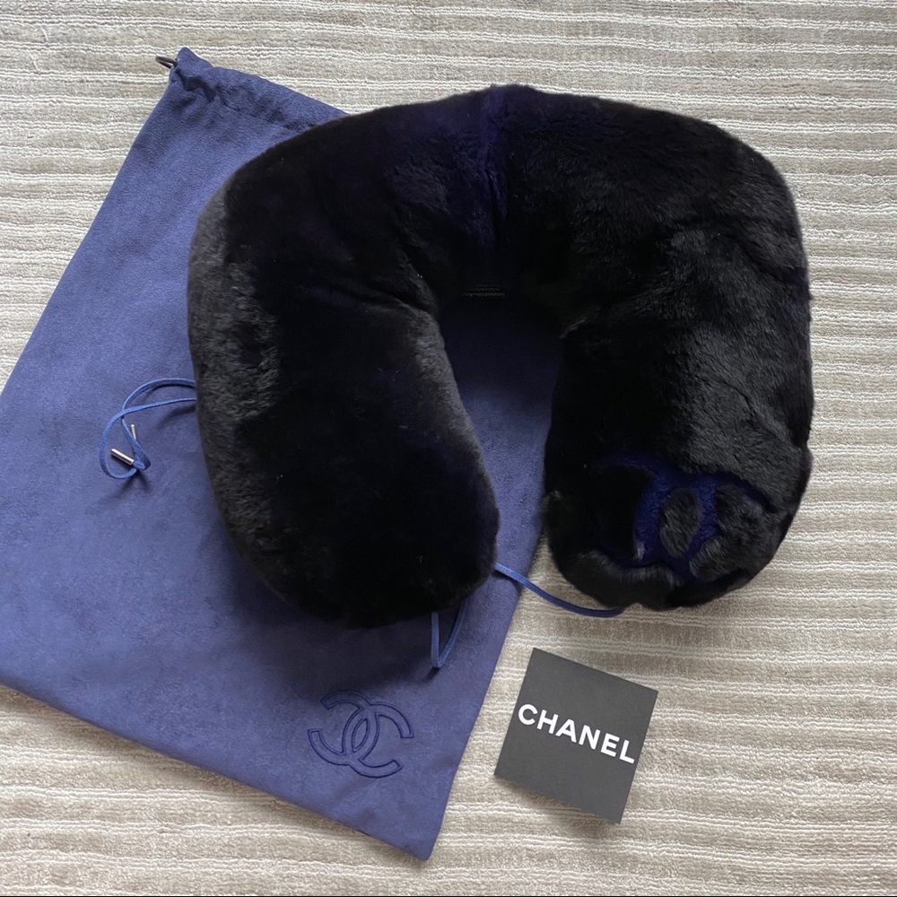 AUTHENTIC Chanel Orylag Fur Travel Neck Pillow